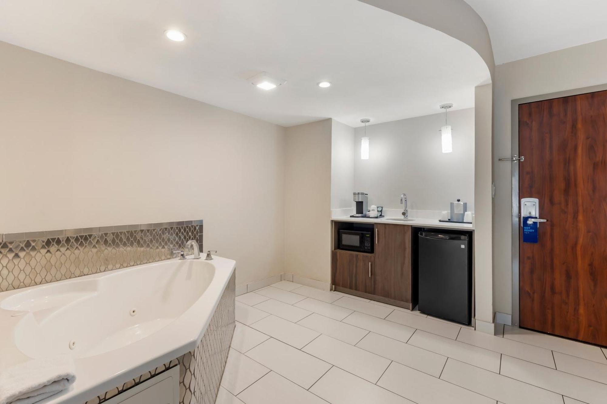 Holiday Inn Express & Suites Nashville Southeast - Antioch By Ihg Buitenkant foto